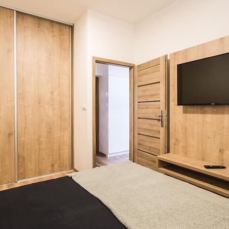 Flexihome Sk - Komenskeho - Private Parking Spot - Ultra Modern And Stylish Kosice Room photo