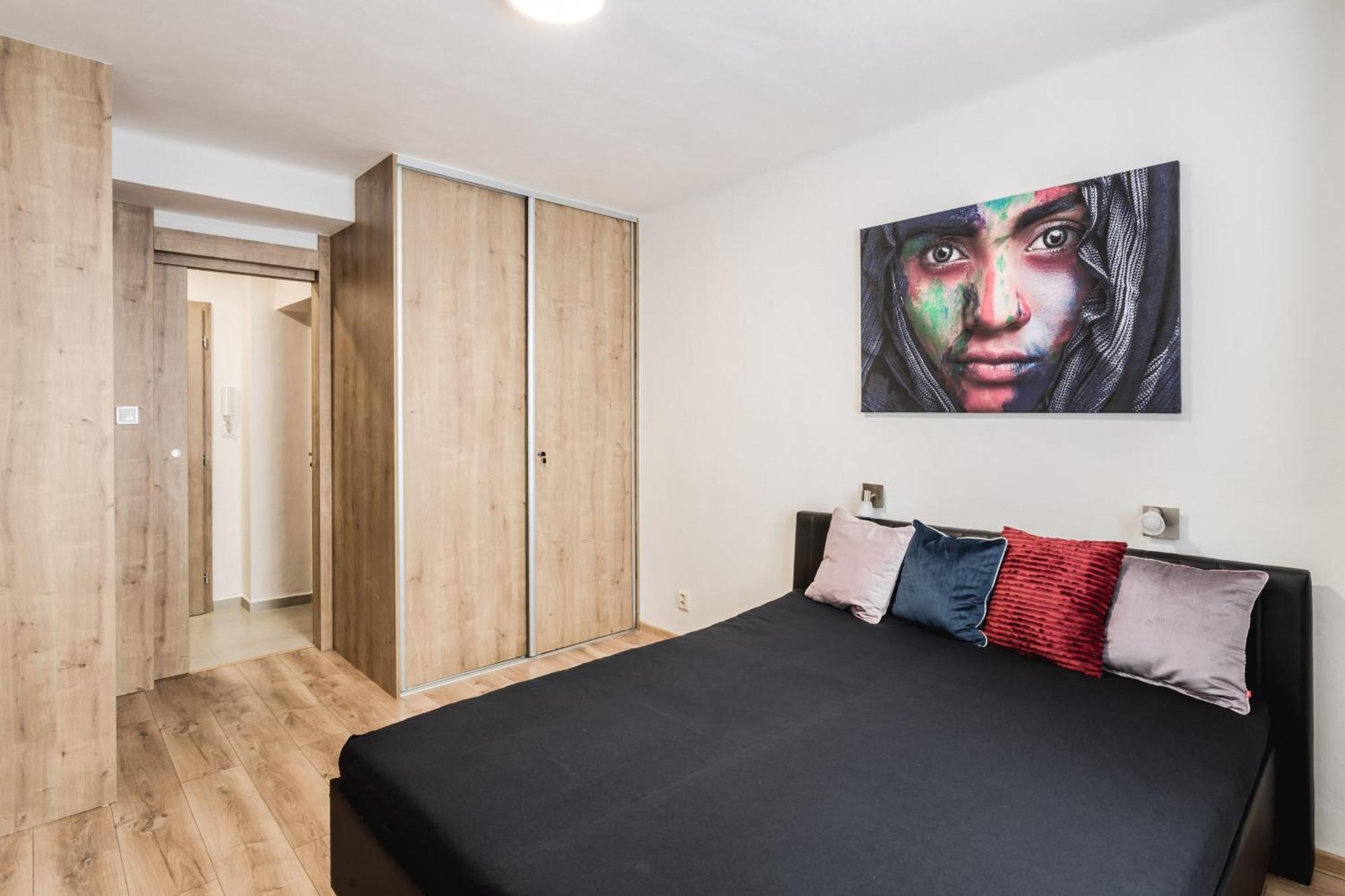 Flexihome Sk - Komenskeho - Private Parking Spot - Ultra Modern And Stylish Kosice Room photo